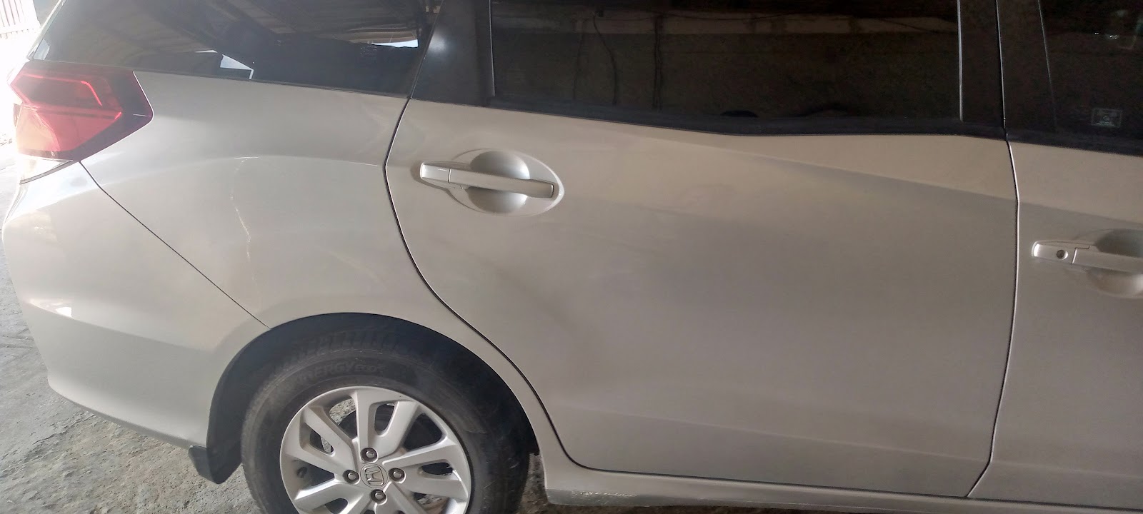 Ketok Presisi Pintu Amblas Tiang Parkir