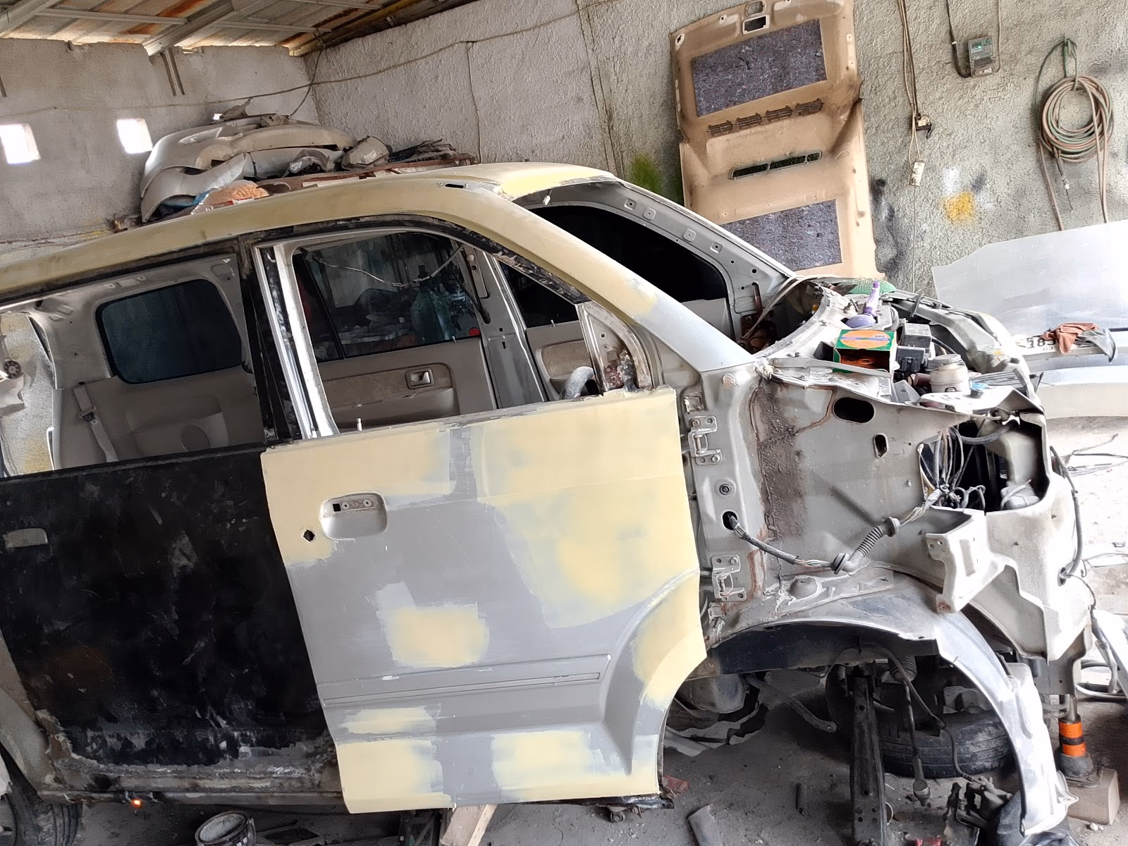 Restorasi Bodi Depan Tabrakan Beruntun - Toyota Fortuner 2.8 VRZ